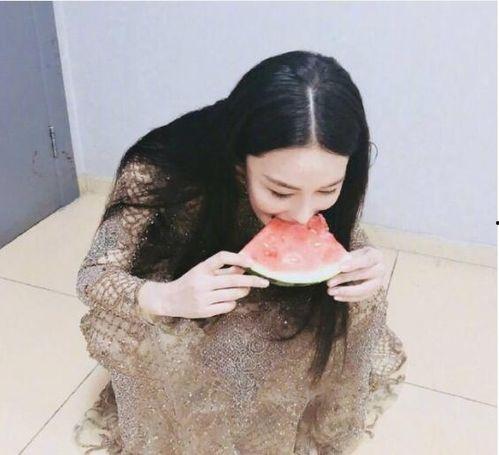 穿越吃瓜美滋滋