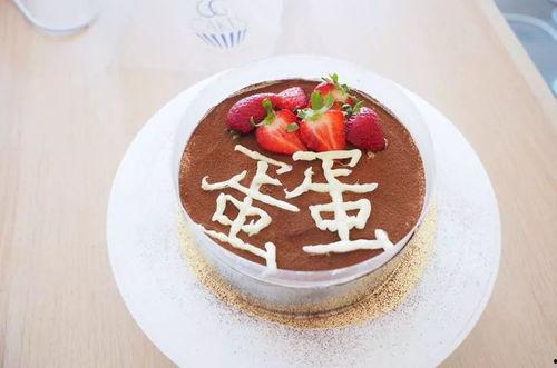 小瓜吃蛋糕,小瓜的甜蜜蛋糕之旅