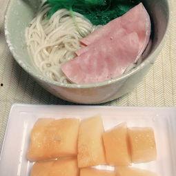 吃货大飞吃哈密瓜,甜蜜滋味尽收囊中